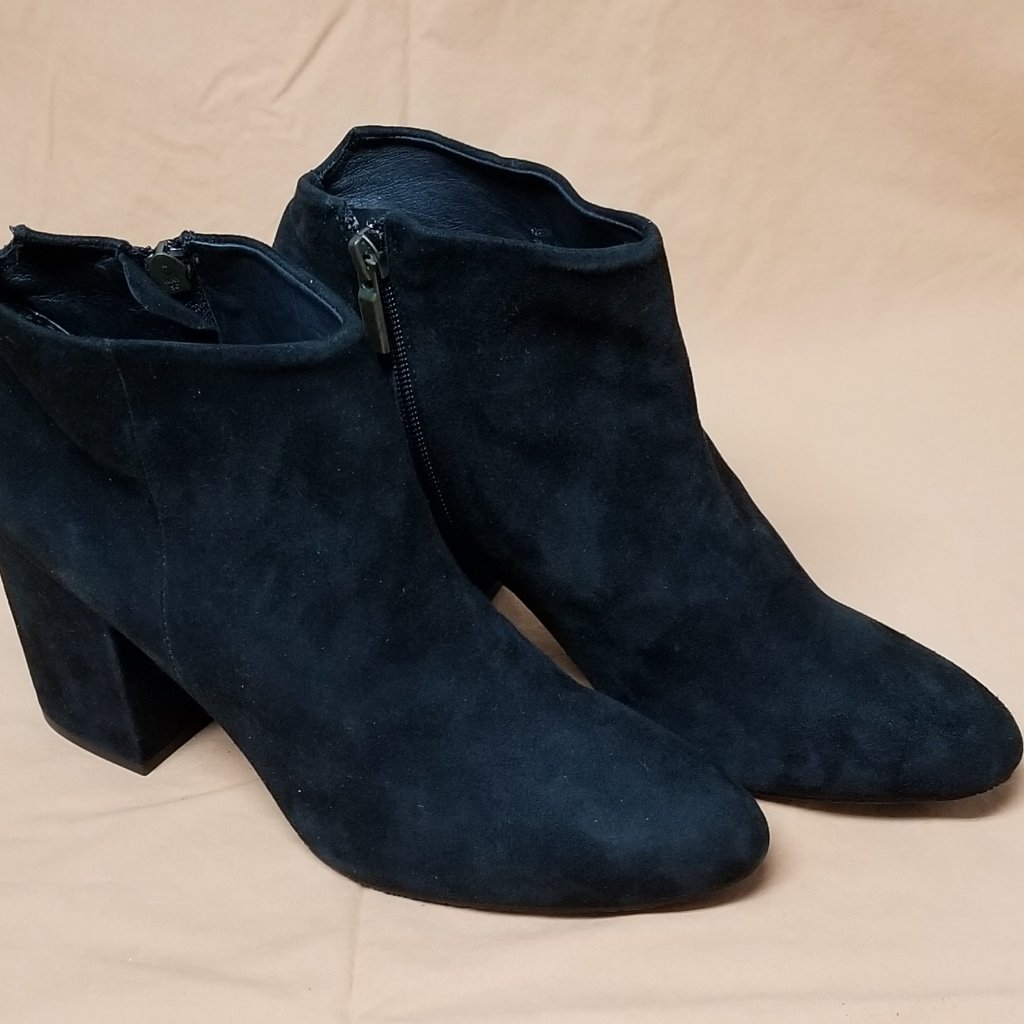 Me Too Zia Suede Ankle Bootie